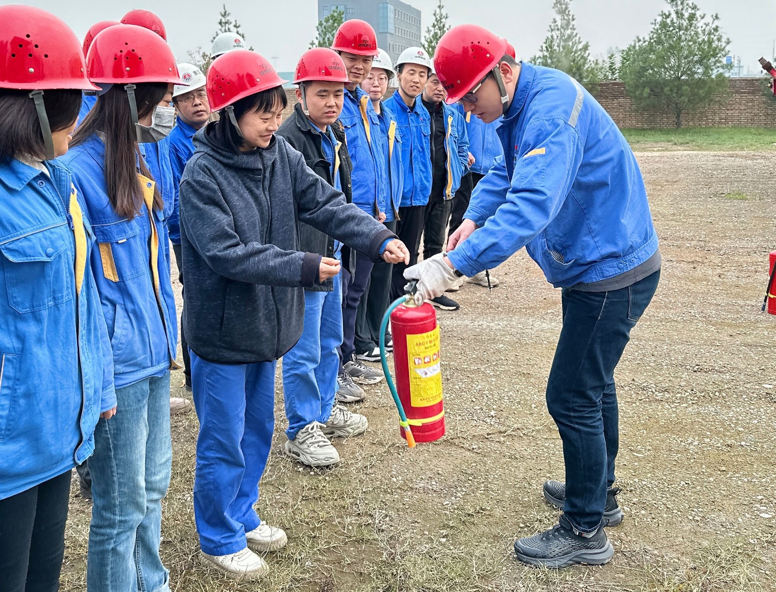 消防演练1.jpg 消防演练1.jpg