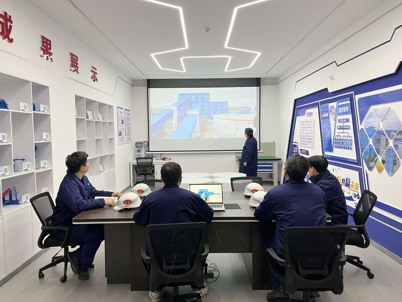 党建引领 选煤模式彰显新成效.jpg 党建引领 选煤模式彰显新成效.jpg